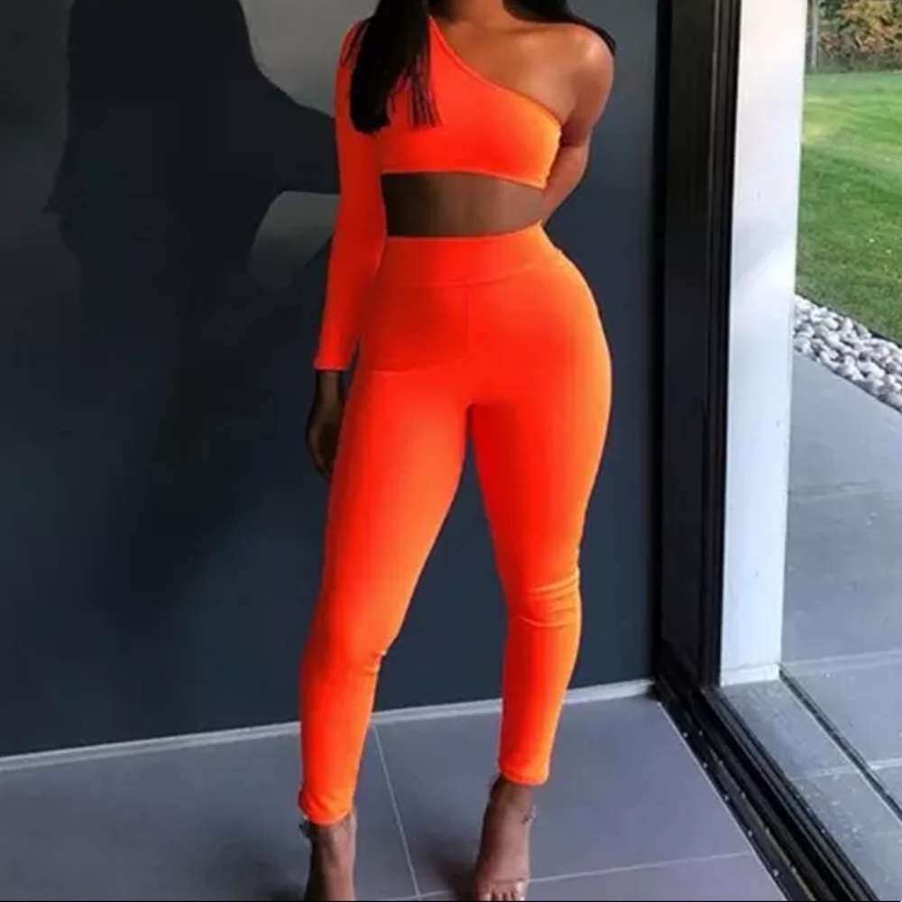 Two piece set